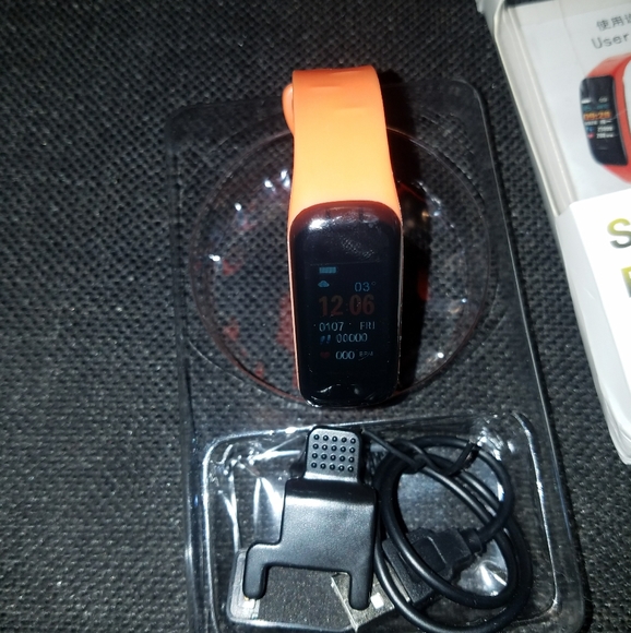 B1/B4 Smart Bracelet/Watch China version of Fitbit sports tracker - Picture 5 of 6